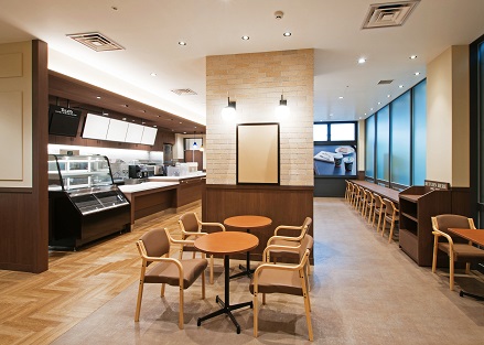 002　店内（東側より見る）_2